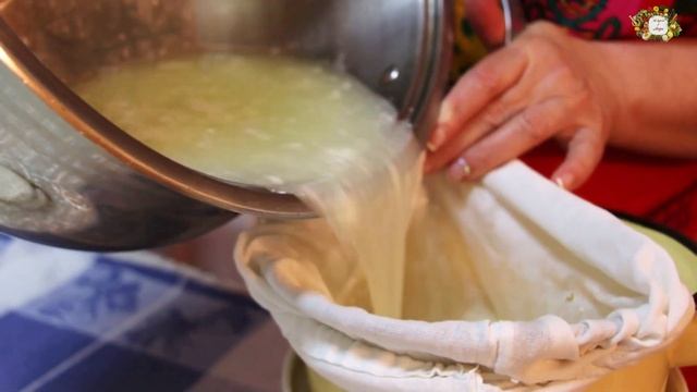 Грузинский "Надуги" (Рикотта ) ГРУЗИНСКАЯ КУХНЯ . ნადუღის მომზადება Georgian Quark Nadugi смотреть онлайн