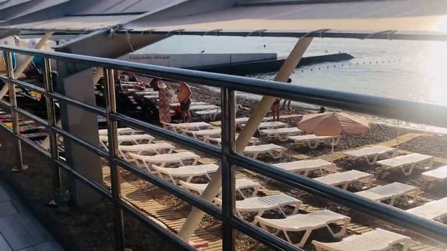 Гурзуф 2021 / Где можно купаться в море / Прогулки по Набережной, обзор пляжей смотреть онлайн