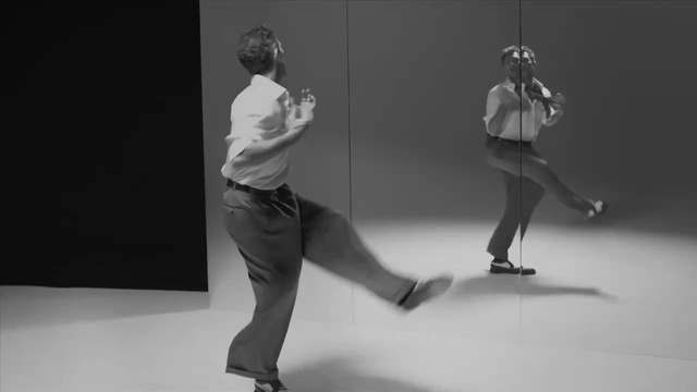 Vincent Cassel танец у зеркала . . . by sundsbo смотреть онлайн