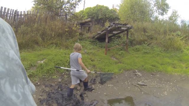 Ловим РЫБУ В Луже►КАК Развлекать ребенка 9 лет►ЛЕТО►Семья Саверченко /Семья Саверченко смотреть онлайн