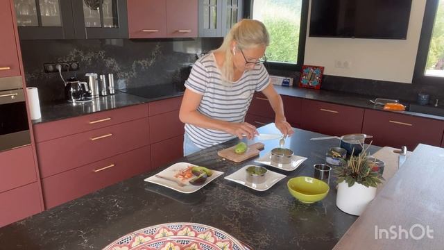 Французская кухня. Тартар из краба с авокадо. смотреть онлайн