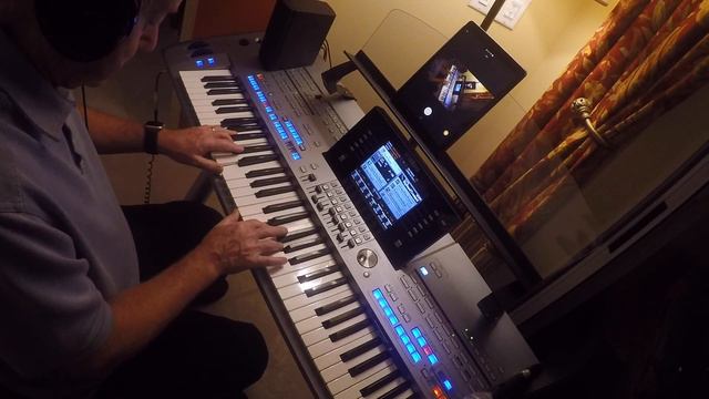 The Green Door (cover) смотреть онлайн