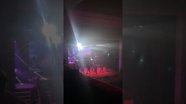 Сцена из спектакля "Меняющие мир" ДК Ступино 28.10.2023 Театр студия МЮЗИКЛ @stupino_musicl смотреть онлайн
