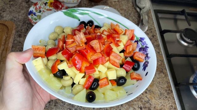 Очень вкусный и сытный салат ? оригинальный рецепт смотреть онлайн