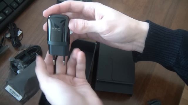 HTC Incredible S: распаковка