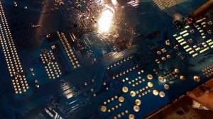 ASRock G31M-S замена конденсаторов в питании процессора. Дутые полимерные конденсаторы.