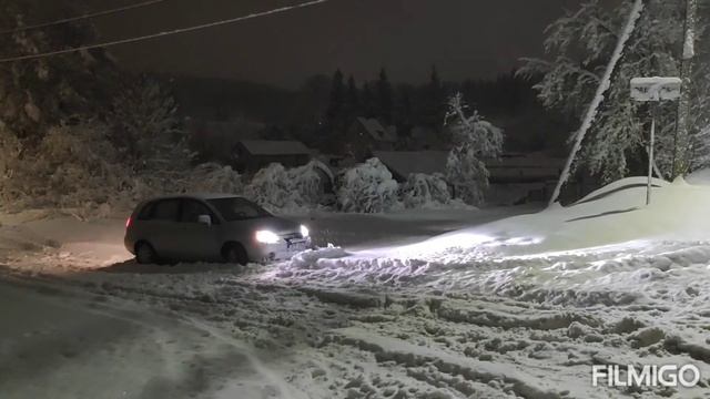 Suzuki Liana 4WD snow road test смотреть онлайн