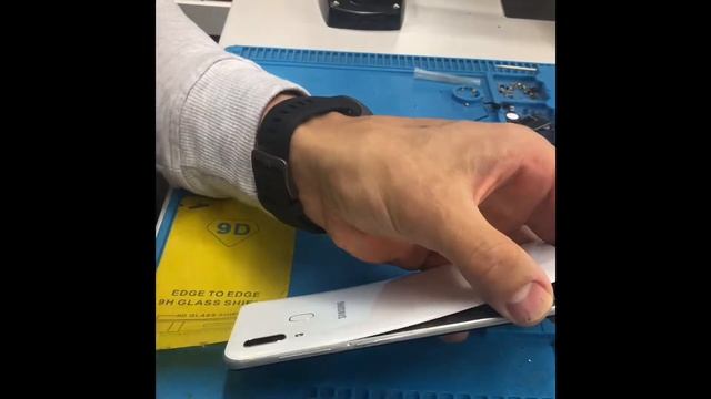 Samsung A30 снятие задней крышки. смотреть онлайн