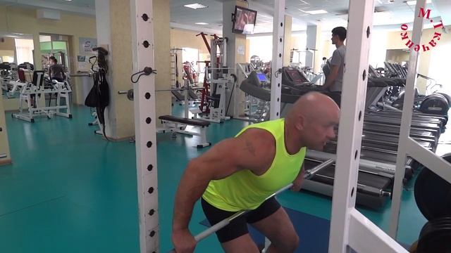 Бодибилдинг. Качаем большие плечи: тяги к подбородку смотреть онлайн