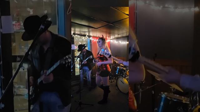 Whole Lotta Love by Led Zeppelin Cover by Lavender смотреть онлайн