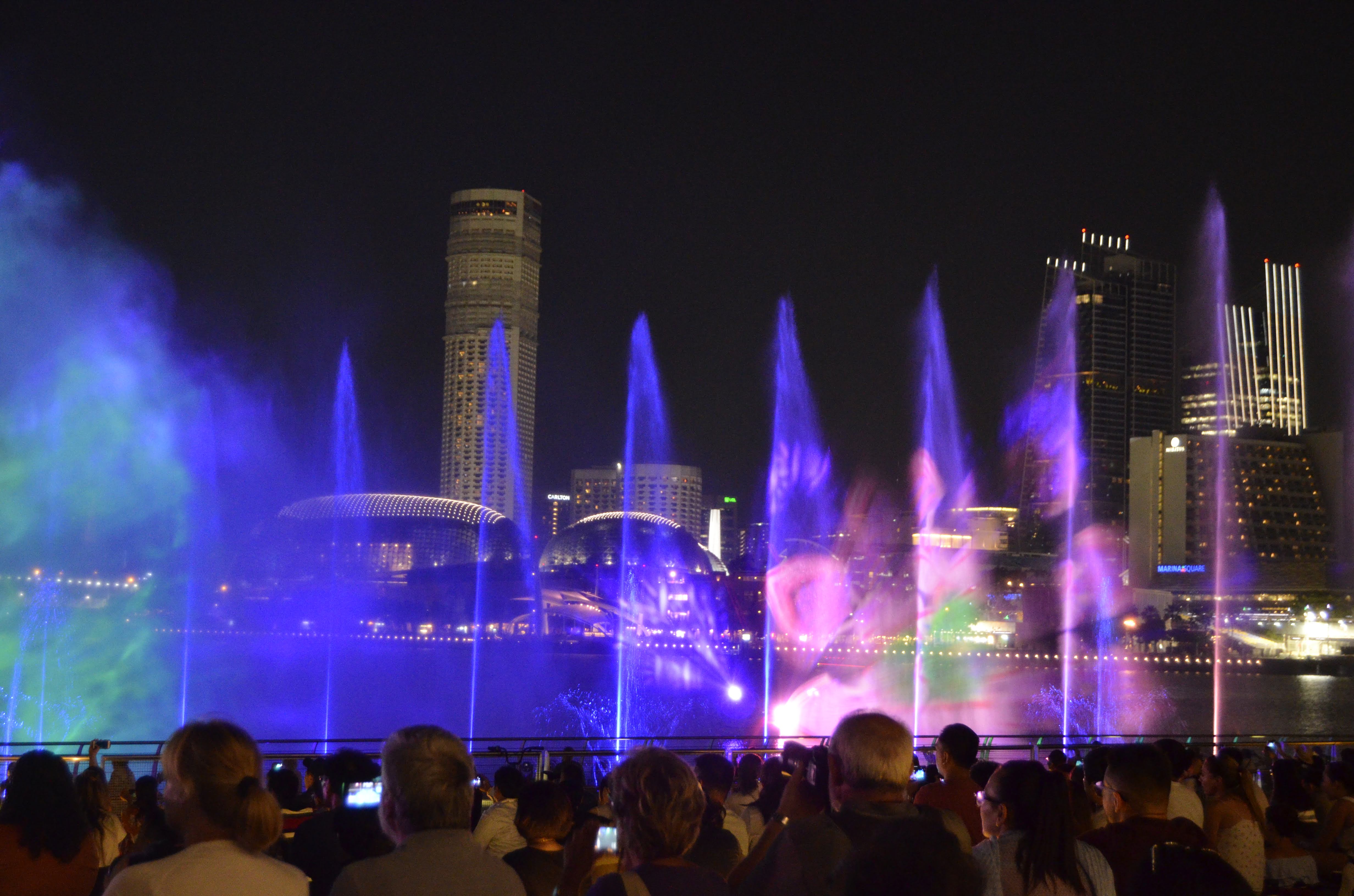 Singapore, лазерное цвето-музыкальное шоу фонтанов