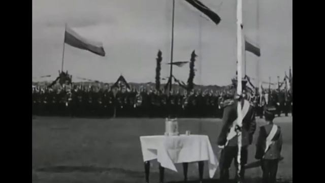 Военный парад 1913 г  Николай II и цесаревич Алексей