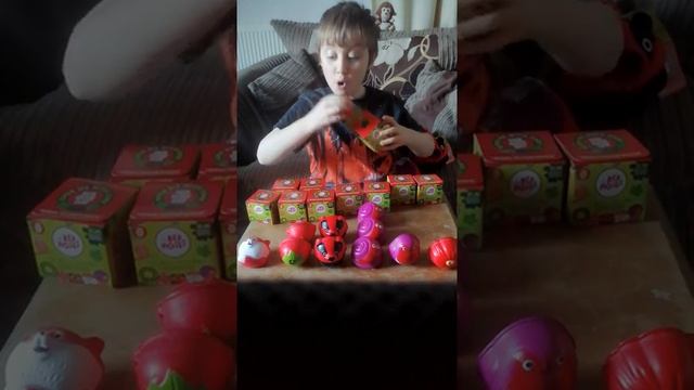 CHAZBOY UNBOXING 20 RED NOSES ( WE'RE ON THE HUNT FOR THE ULTRA RARE GOLD TOMMY! ) FOR RED NOSE DAY смотреть онлайн