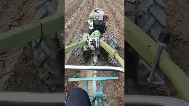 Підгортання картоплі смотреть онлайн