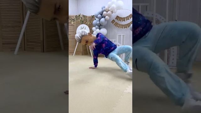 Влад А4 на выпускной и день рождения Тюмень. Заказать ростовую куклу на праздник