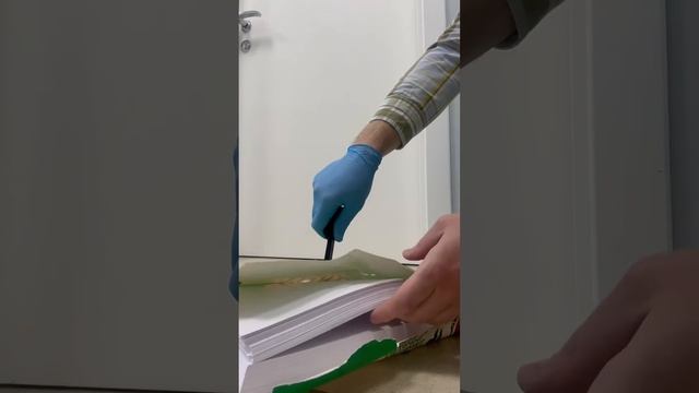 Пробьет ли нож за 1500 рублей стопку бумаги? #short #shorts смотреть онлайн