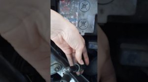 Замена габаритной лампочки tayota Corolla передняя правая фара