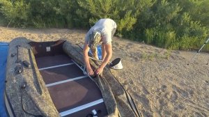 Обзор лодки Ривьера Компакт 3200 СК  камыш