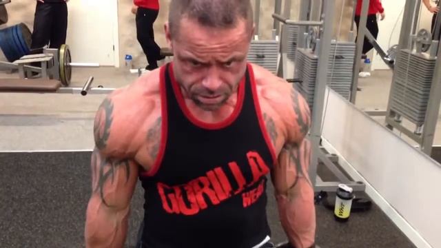 Strävan - Super set triceps & biceps på Delta. смотреть онлайн