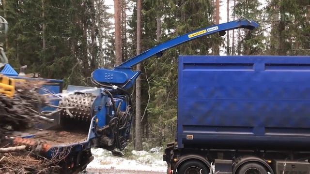 Amazing Wood Chipper Machines In The Snowy Forest, Fastest Processing Wood Machine смотреть онлайн