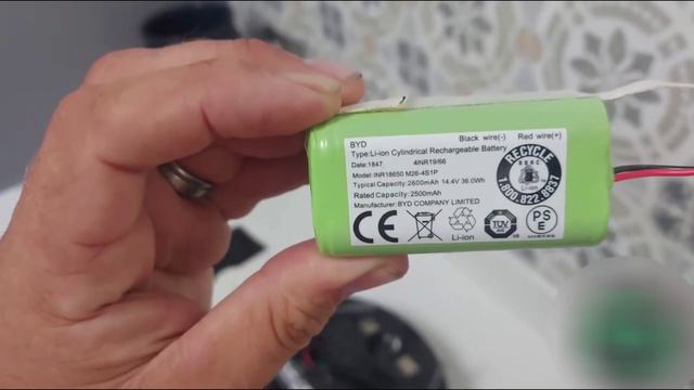 Замена аккумулятора для пылесоса GUTREND STYLE 220 смотреть онлайн