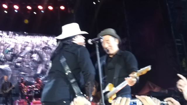 'Glory Days' Bruce Springsteen & Steven Van Zandt, RDS Dublin. 18th July 2012. смотреть онлайн