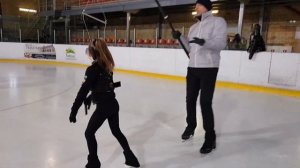 Фигурное катание. Ускоренное обучение прыжкам с помощью удочки. Лонжа на сборах по фигурному катани