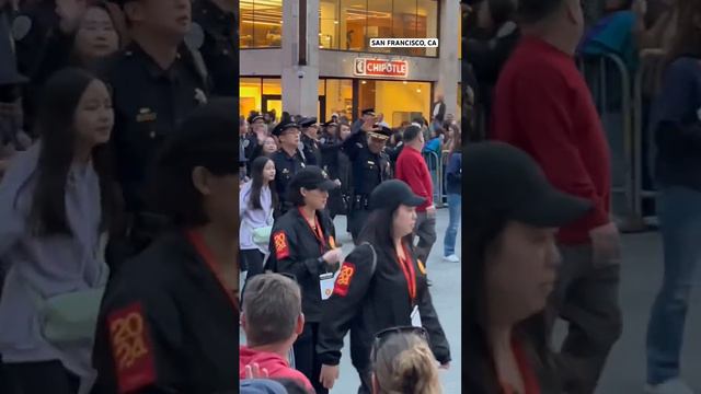 SF Police Chief Bill Scott actually walked the Chinese New Year parade. Keep grinding chief! 💙💪 смотреть онлайн