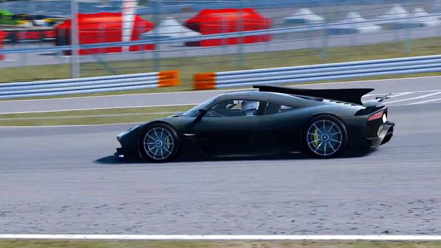 Lamborghini V12 Vision GT vs Mercedes-AMG Project One at Suzuka GP смотреть онлайн
