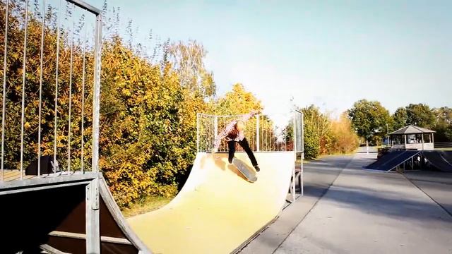 Autumn Montage 2011 - Skateboarding in Soltau смотреть онлайн