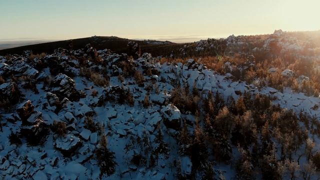 Лысый верблюд и буддийский монастырь Шадруб Линг на горе Качканар. смотреть онлайн