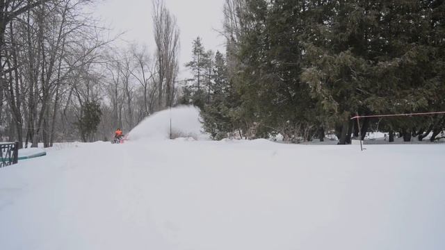 Обзор райдера HUSQVARNA R 422 | Базовые знания о садовых райдерах | Инструментарий смотреть онлайн