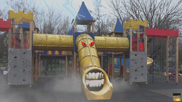 ГОРКА ПОЖИРАТЕЛЬ В РЕАЛЬНОЙ ЖИЗНИ. ДЕТСКАЯ ГОРКА ПОЖИРАТЕЛЬ ПЫТАЛАСЬ МЕНЯ СЪЕСТЬ! смотреть онлайн