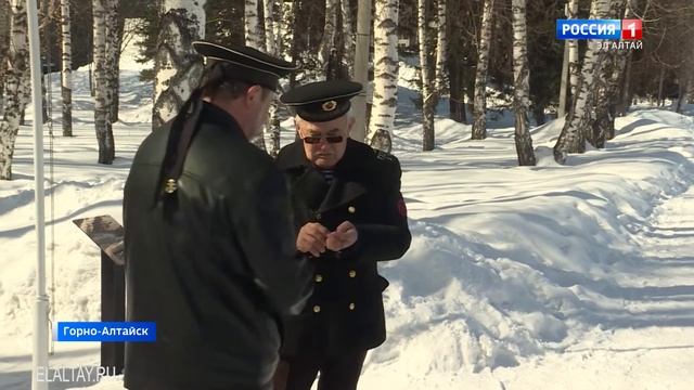 В Горно-Алтайске прошло чествование ветеранов-подводников смотреть онлайн