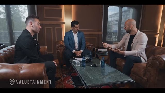 'Logan Paul Is A B*tch!' - Andrew Tate Calls Out Logan Paul смотреть онлайн
