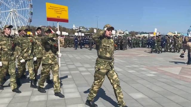 В Чебоксарах прошел торжественный "Парад дошколят" смотреть онлайн