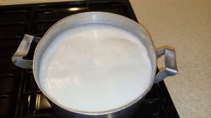 Как правильно кипятить молоко:) Смотреть до конца.