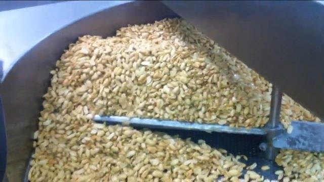 обжарка арахиса в фритюрном масле смотреть онлайн