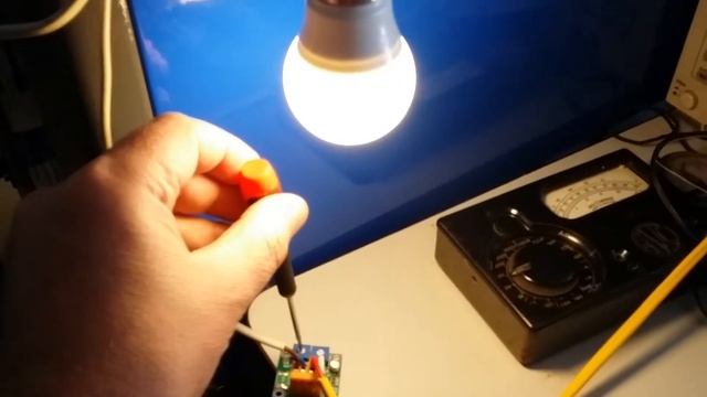 Flickering LED Lamp Adjustable смотреть онлайн