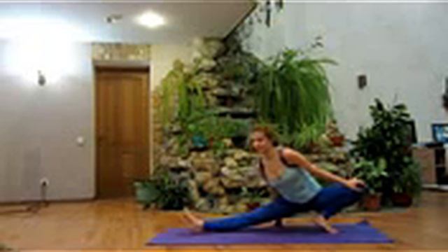 Эффективная растяжка на шпагат за 10 минут Stretching the splits смотреть онлайн