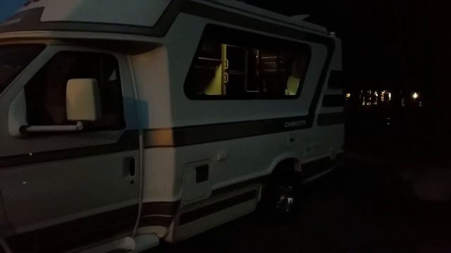 Chinook a real cosy house on wheels..much better than a work truck with eye lashes смотреть онлайн