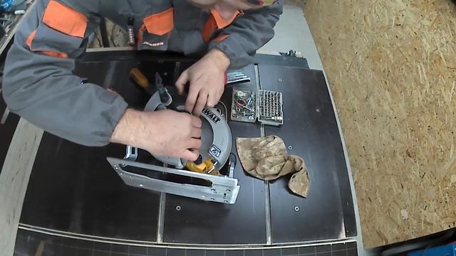 Dewalt DCS570B. Что там в нутри. Бесщёточная пила. Полная разборка!!