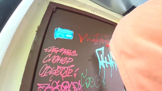 MIX OF MOMENTS! Graffiti tagging with МИКРОБ RENK КОНЬ смотреть онлайн