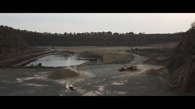 Volvo 240 GL DRIFT ACTION in a quarry | Germany 2020 | Volvo P 244 (1991) смотреть онлайн