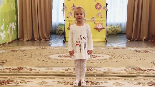 «Ходит наша бабушка, палочкой стуча…»Маргарита Ванчаева смотреть онлайн