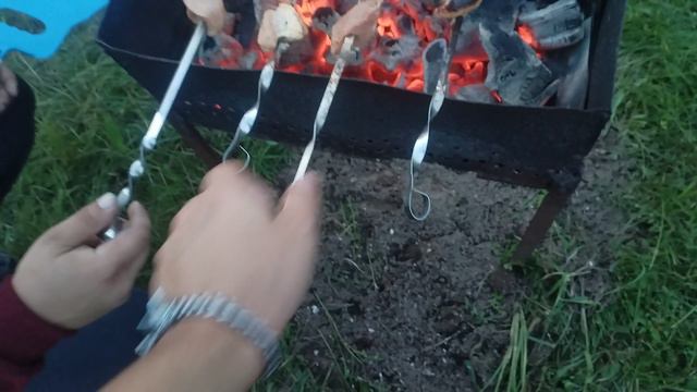 на даче шашлыки жарили смотреть онлайн