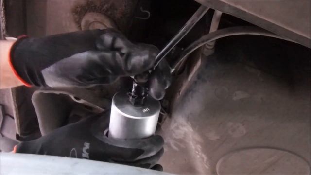 VW Jetta MK6 Fuel Filter Replacement смотреть онлайн