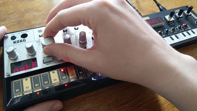 Korg Volca Bass and NTS-1 Jam (Those FX are sooo goooood) смотреть онлайн