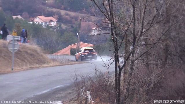 New Renault Mégane RS 2018 In Action - Exhaust Sound, Pops & Accelerations смотреть онлайн