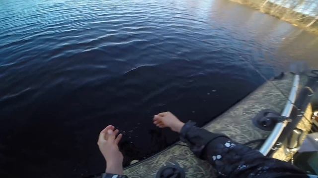Маленько озеро да удаленькое. Ловилась щука большая и маленькая. Крайняя рыбалка по открытой воде|1 смотреть онлайн